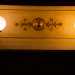 I parapetti sono decorati con fregi in oro e riquadri con maschere e fiori